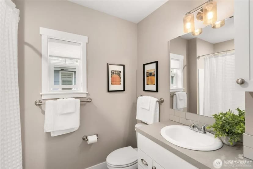 Property photo for 31110 6th Lane Sw, Federal Way photo 8