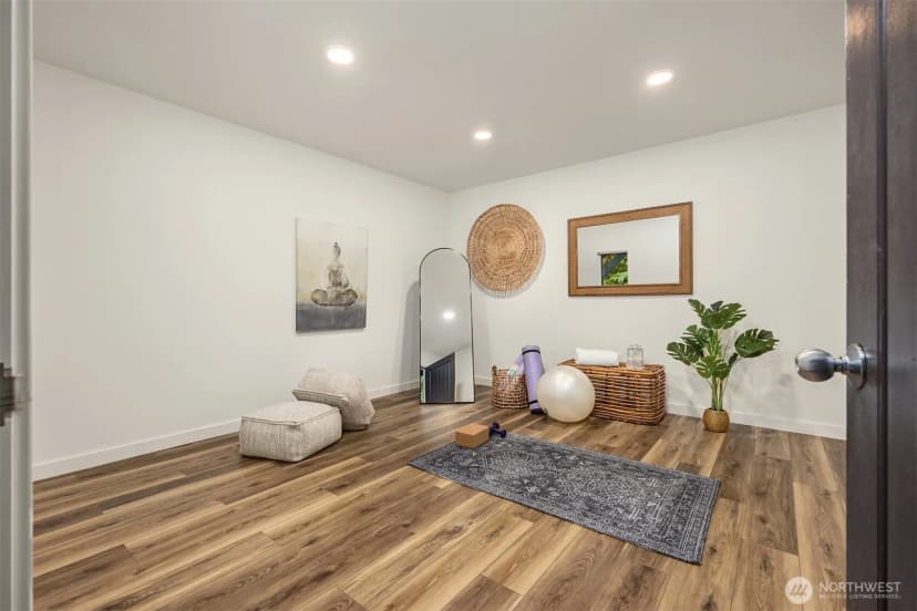 Property photo for 14701 Sunrise Drive Ne, Bainbridge Island photo 30