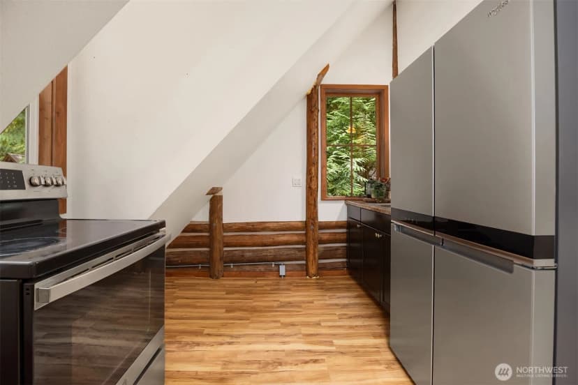 Property photo for 14701 Sunrise Drive Ne, Bainbridge Island photo 25