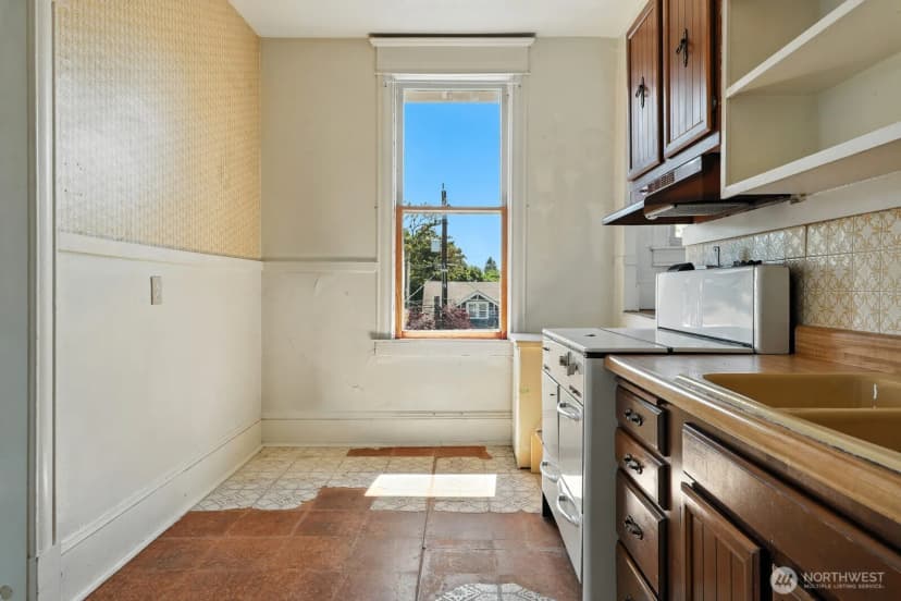 Property photo for 136 N 77th Street, Seattle photo 14