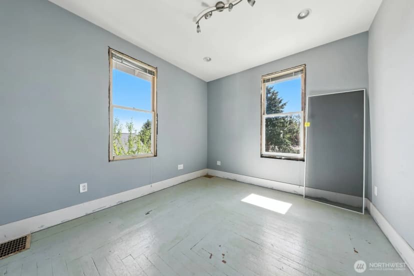 Property photo for 136 N 77th Street, Seattle photo 16