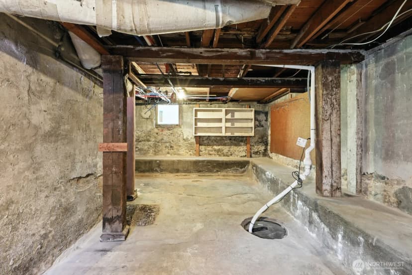 Property photo for 136 N 77th Street, Seattle photo 23