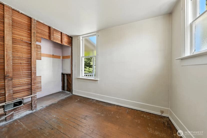 Property photo for 136 N 77th Street, Seattle photo 12
