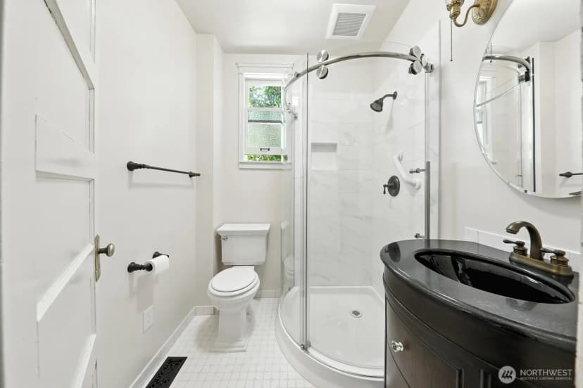 Property photo for 136 N 77th Street, Seattle photo 9