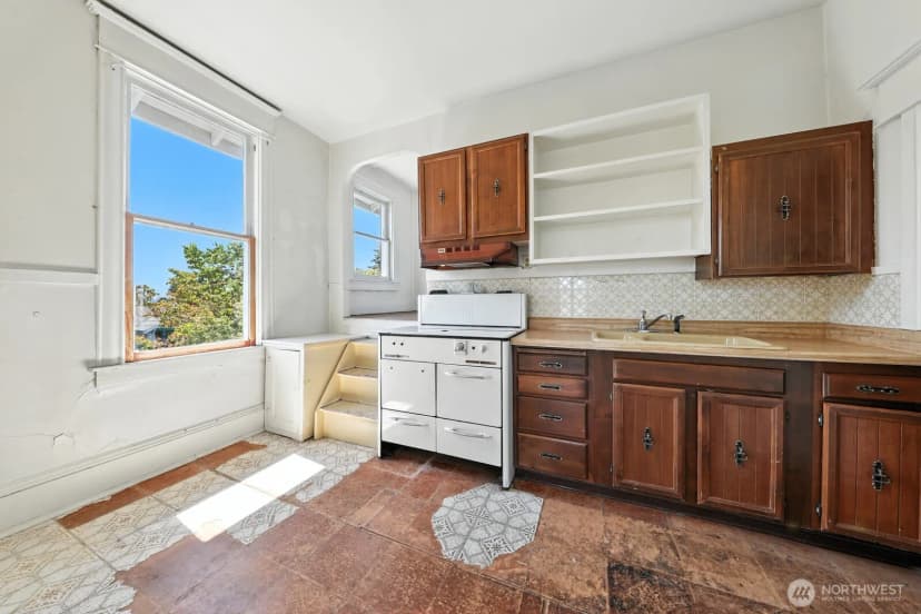 Property photo for 136 N 77th Street, Seattle photo 15