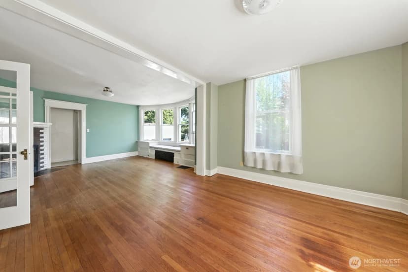 Property photo for 136 N 77th Street, Seattle photo 4