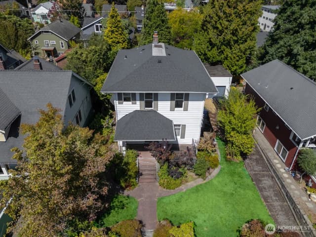 Property photo for 136 N 77th Street, Seattle photo 2