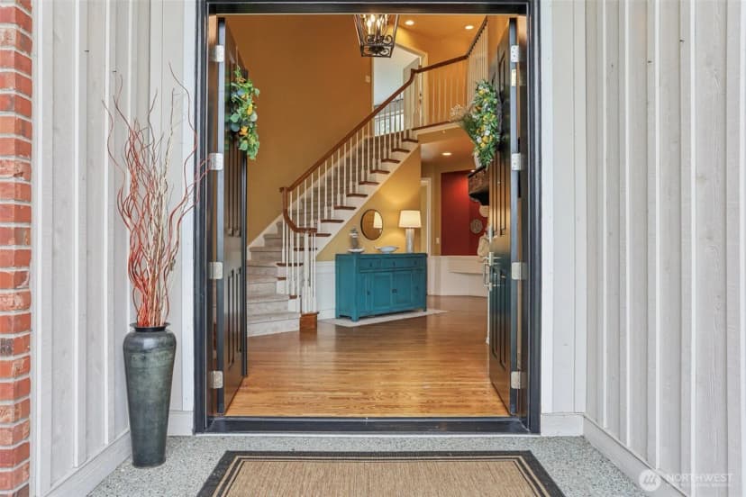 Property photo for 26703 Se 18th Street, Sammamish photo 2