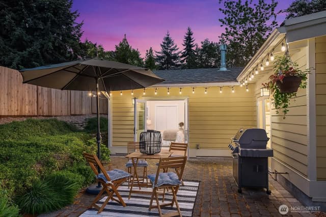 Property photo for 15926 21st Avenue Sw, Burien photo 4