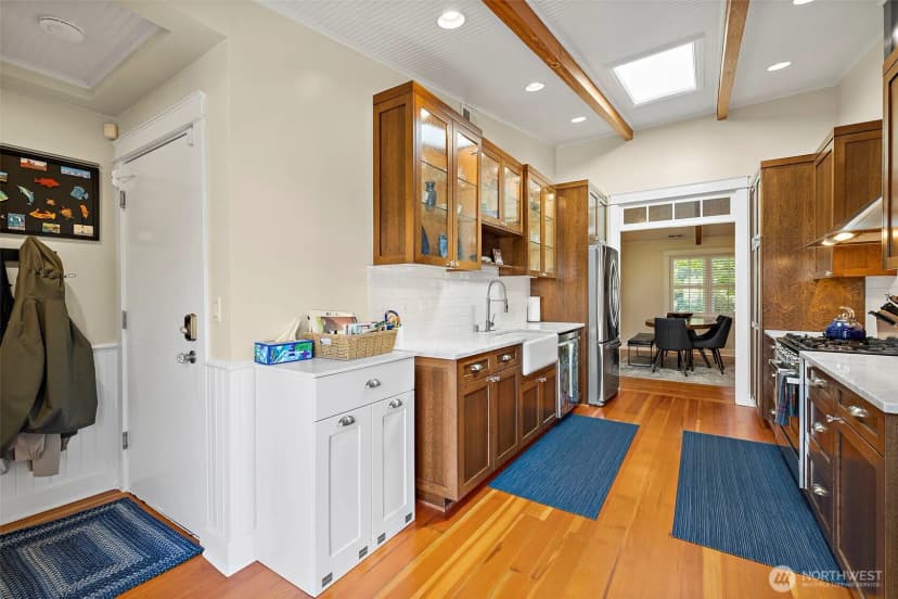 Property photo for 15926 21st Avenue Sw, Burien photo 18