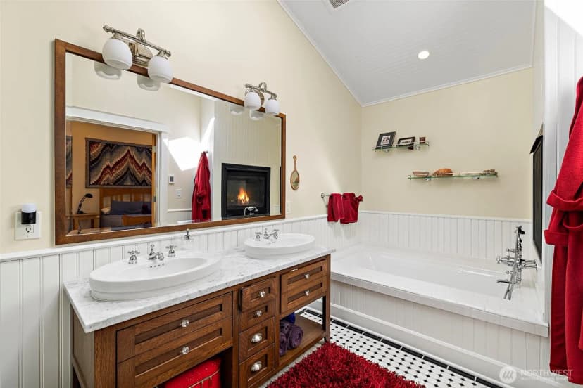 Property photo for 15926 21st Avenue Sw, Burien photo 25