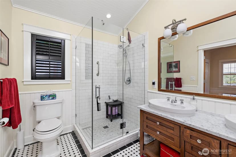 Property photo for 15926 21st Avenue Sw, Burien photo 24