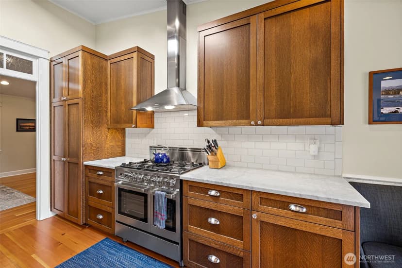 Property photo for 15926 21st Avenue Sw, Burien photo 15