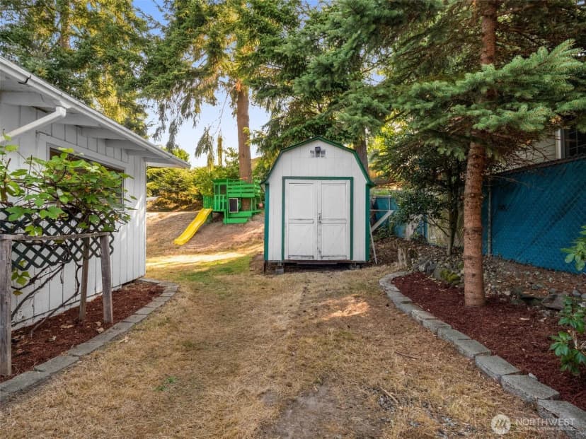 Property photo for 19431 74th Avenue W, Lynnwood photo 24