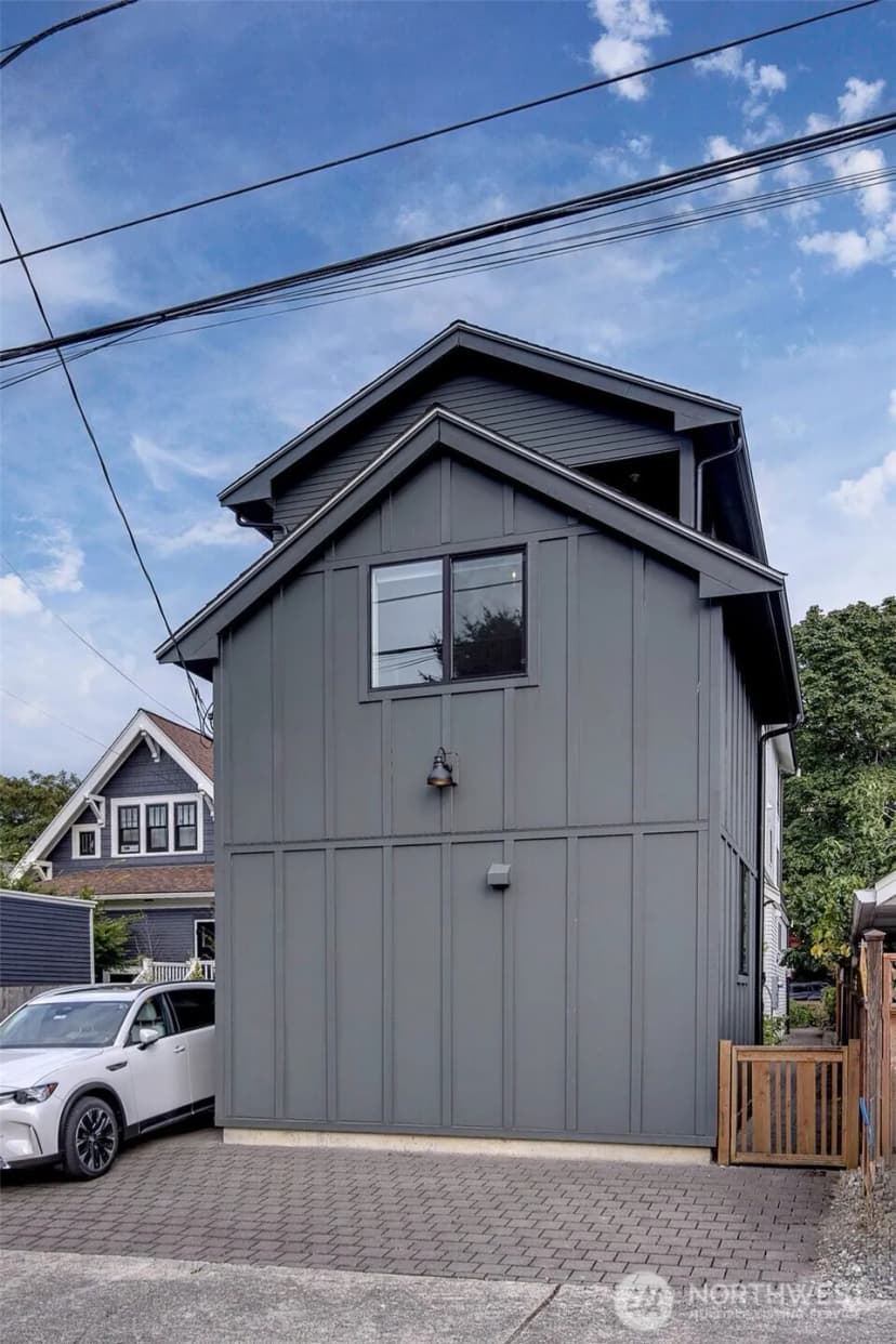 Property photo for 2137 7th Avenue W, Seattle photo 26