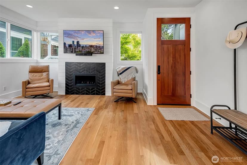 Property photo for 2137 7th Avenue W, Seattle photo 4