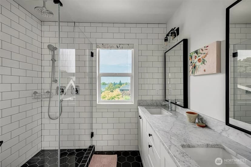 Property photo for 2137 7th Avenue W, Seattle photo 21