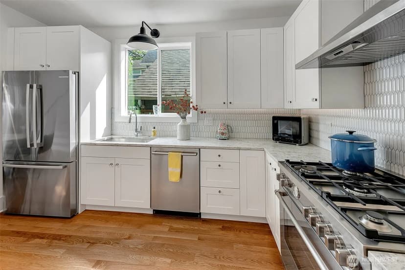 Property photo for 2137 7th Avenue W, Seattle photo 12