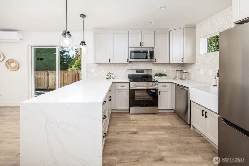 Property photo for 12029 40th Avenue Ne #c, Seattle photo 8