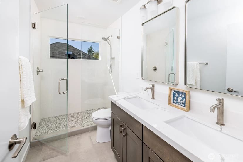 Property photo for 12031 40th Avenue Ne #b, Seattle photo 11
