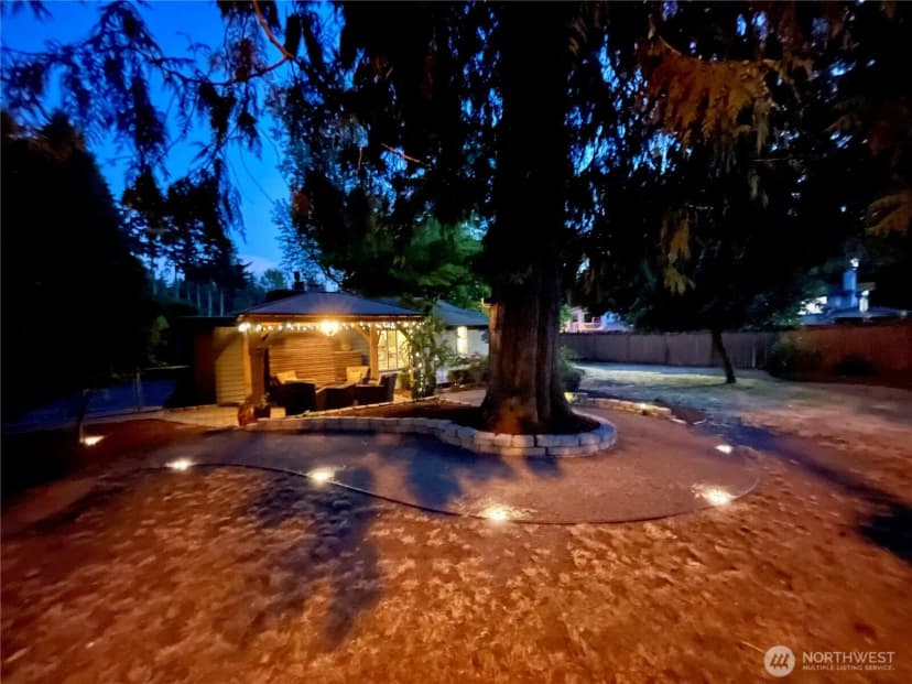 Property photo for 10404 Ne 131st Street, Kirkland photo 32