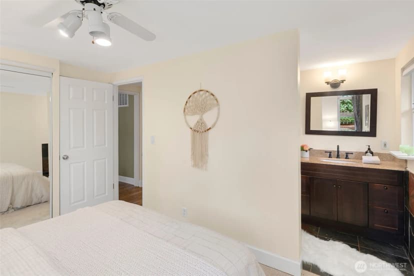 Property photo for 10404 Ne 131st Street, Kirkland photo 16