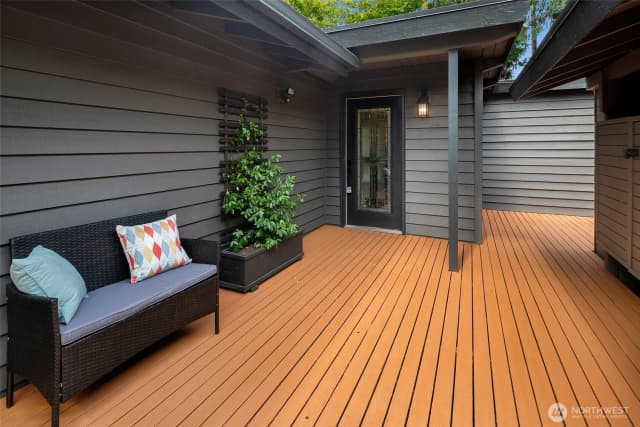 Property photo for 10404 Ne 131st Street, Kirkland photo 2