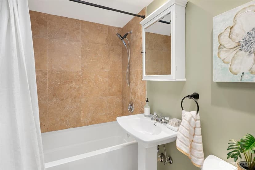 Property photo for 10404 Ne 131st Street, Kirkland photo 19