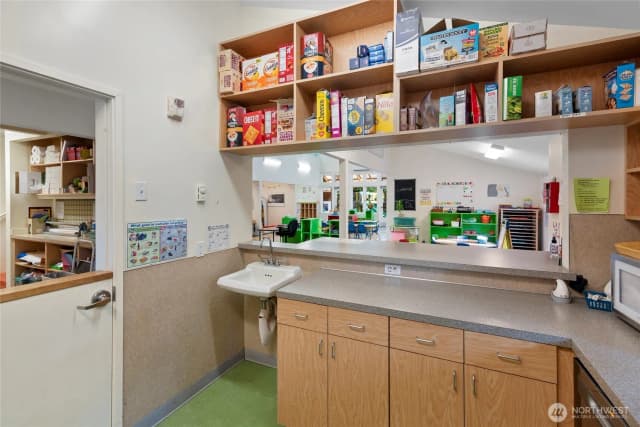 Property photo for 502 Cave Avenue Ne, Bainbridge Island photo 5