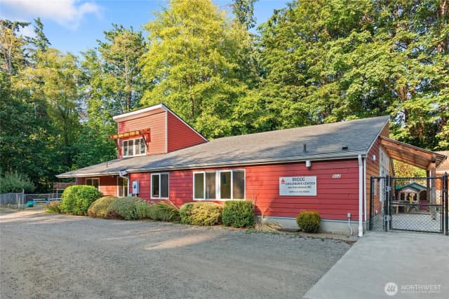 Property photo for 502 Cave Avenue Ne, Bainbridge Island