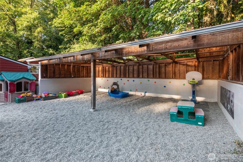 Property photo for 502 Cave Avenue Ne, Bainbridge Island photo 20