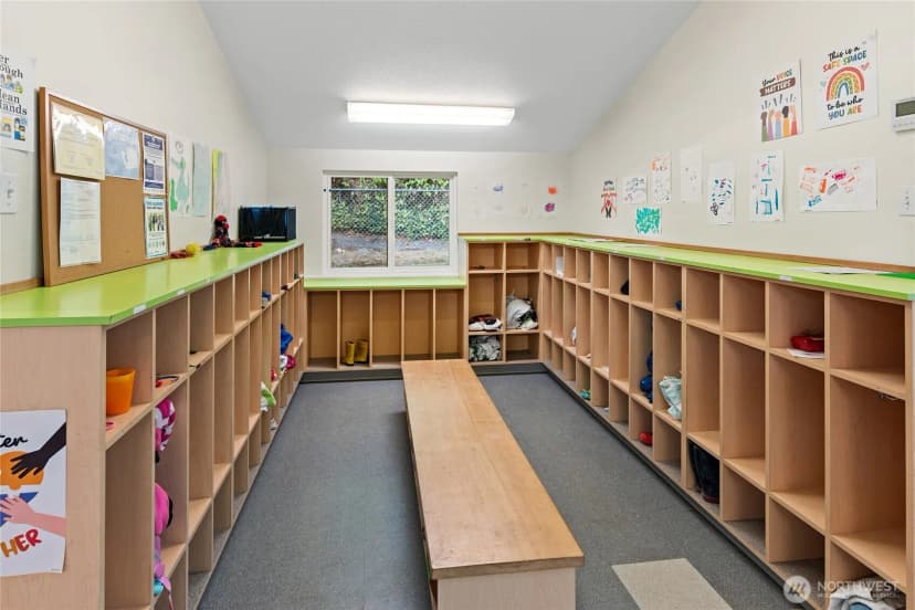 Property photo for 502 Cave Avenue Ne, Bainbridge Island photo 10