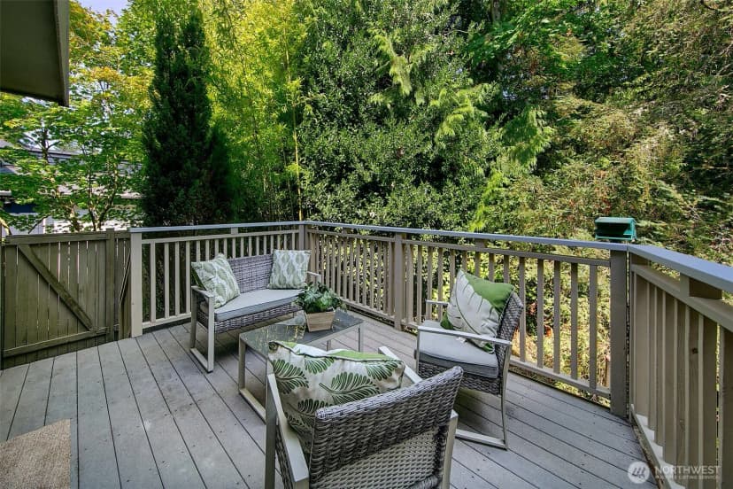 Property photo for 18008 25th Avenue Ne, Lake Forest Park photo 28