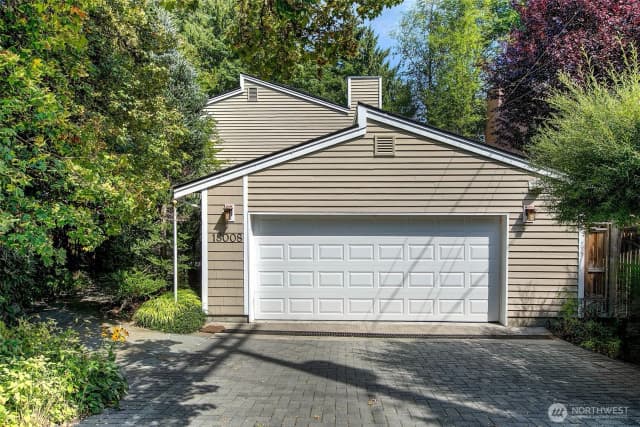 Property photo for 18008 25th Avenue Ne, Lake Forest Park photo 2