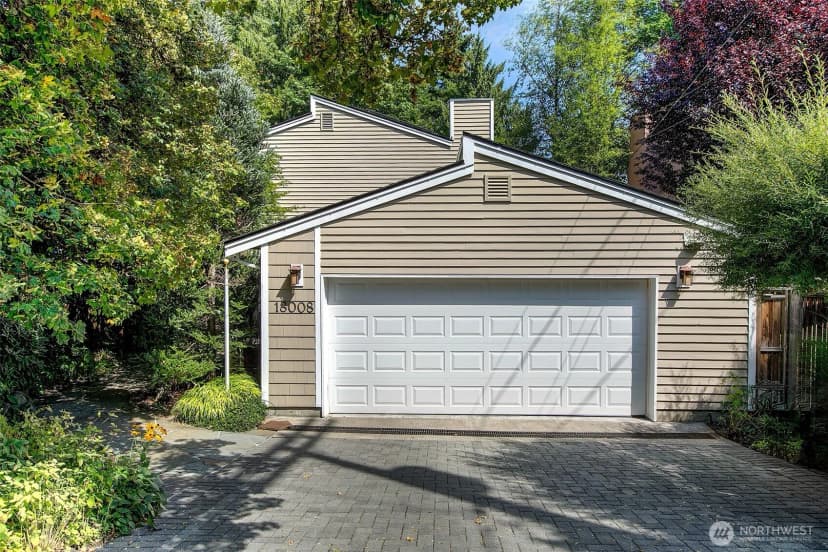 Property photo for 18008 25th Avenue Ne, Lake Forest Park photo 2