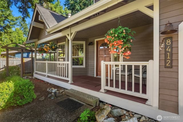 Property photo for 8412 200th Street Sw, Edmonds photo 3