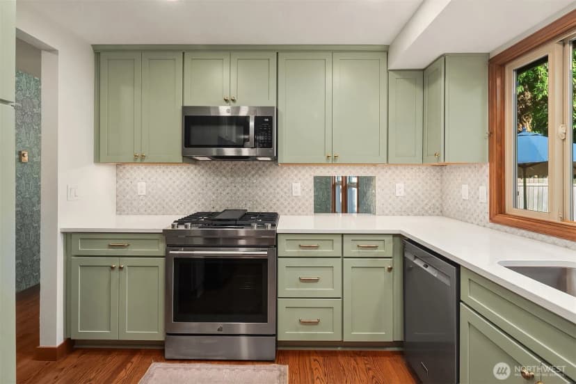 Property photo for 8412 200th Street Sw, Edmonds photo 11