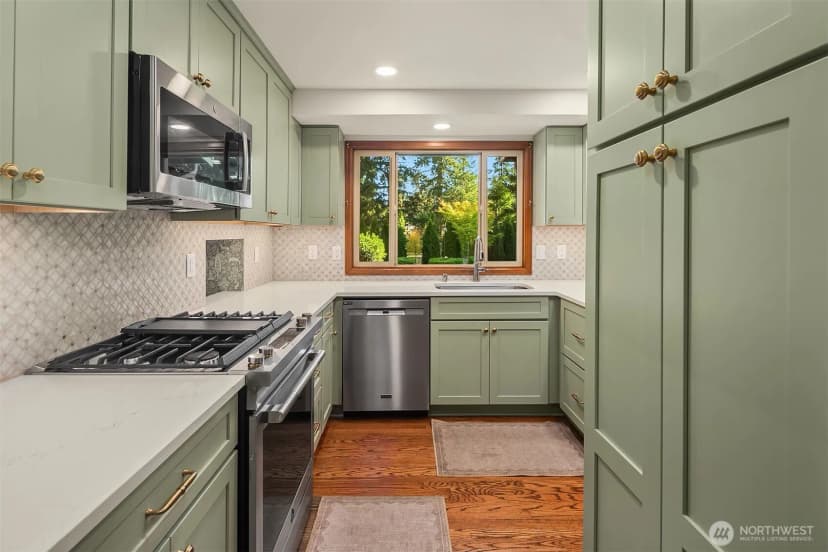 Property photo for 8412 200th Street Sw, Edmonds photo 13