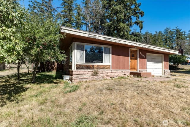 Property photo for 1066 View Ridge Drive, Oak Harbor photo 2