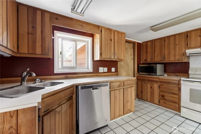 Property photo for 1066 View Ridge Drive, Oak Harbor photo 4