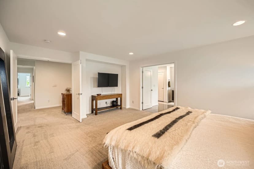 Property photo for 32994 Cedar Avenue Se, Black Diamond photo 19
