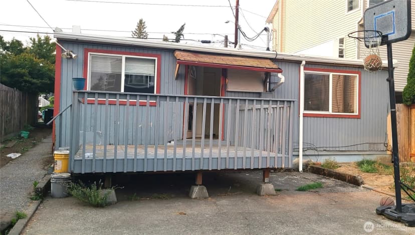 Property photo for 529 N 103rd Street, Seattle photo 14