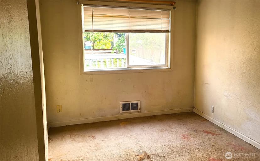 Property photo for 529 N 103rd Street, Seattle photo 17