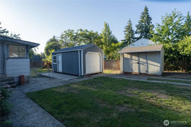 Property photo for 1203 Garrison Street Ne, Olympia photo 3