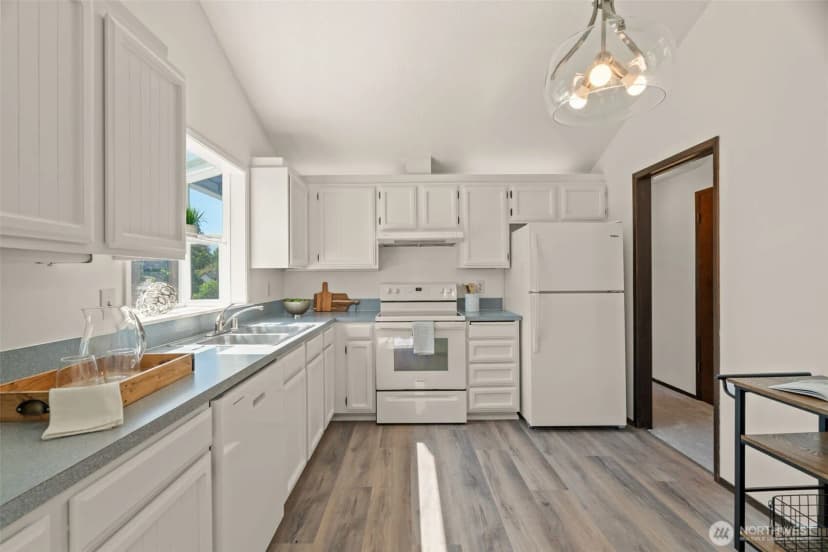 Property photo for 10526 237th Place Sw, Edmonds photo 13
