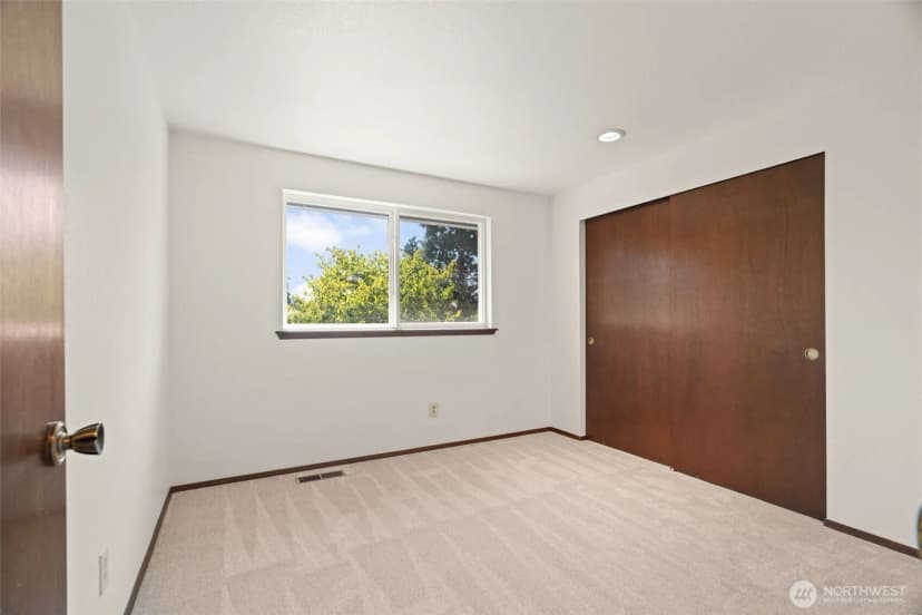 Property photo for 10526 237th Place Sw, Edmonds photo 21