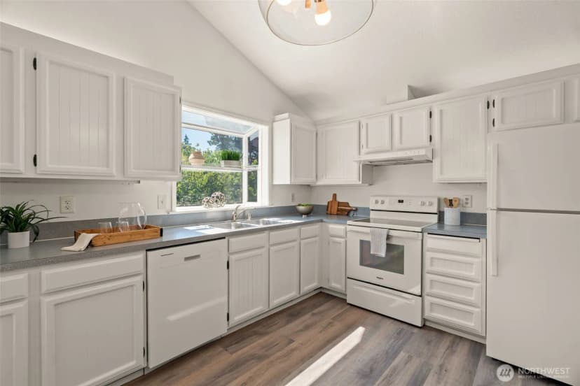 Property photo for 10526 237th Place Sw, Edmonds photo 12