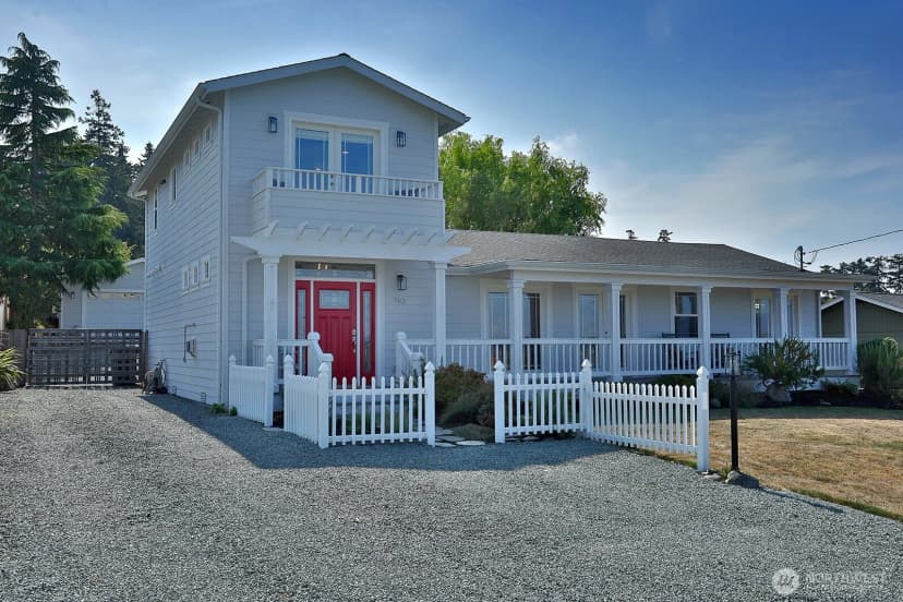 Property photo for 703 Ne 6th Street, Coupeville