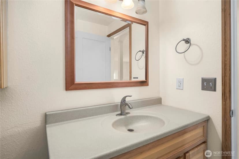 Property photo for 12632 Se 211th Court, Kent photo 15