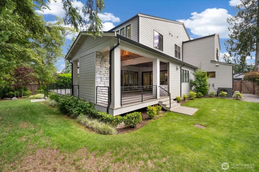 Property photo for 10924 Se 24th Place, Bellevue photo 36